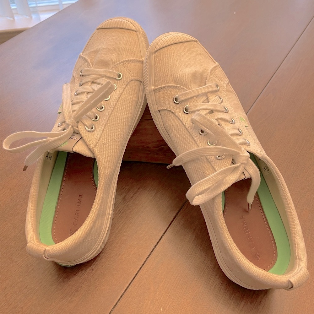 Cariuma Unisex OCA Low Off-White Canvas Sneaker Womens US 12.5, Men’s US 11